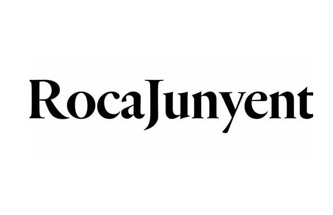 El despatx Roca Junyent s'adhereix a la Clínica Jurídica (02.06.23)