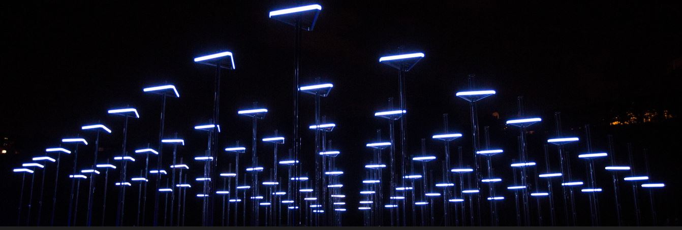 La Plaza Gutenberg del campus del Poblenou acoge un espectáculo de artes lumínicas este fin de semana del Festival Llum BCN