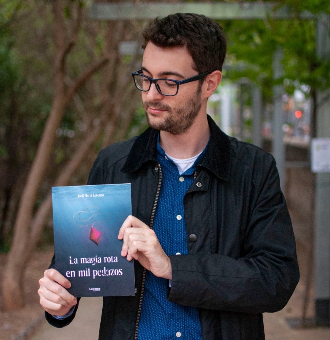 L'alumni Jordi Martí presenta el llibre 'La magia rota en mil pedazos'