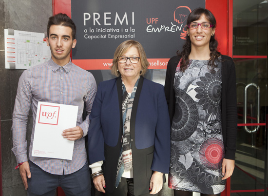 Miquel Vilar, Núria Basi, presidenta del Consell Social de la UPF, i Estel Mallorquí