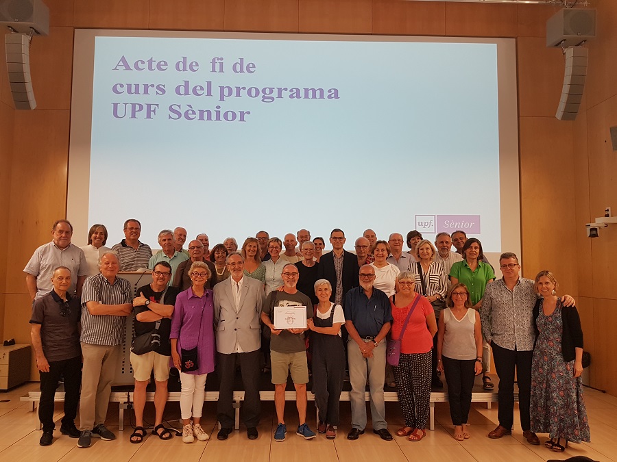 Foto de grupo de los participantes en el acto Imatge inicial - Foto de grupo de los participantes en el acto