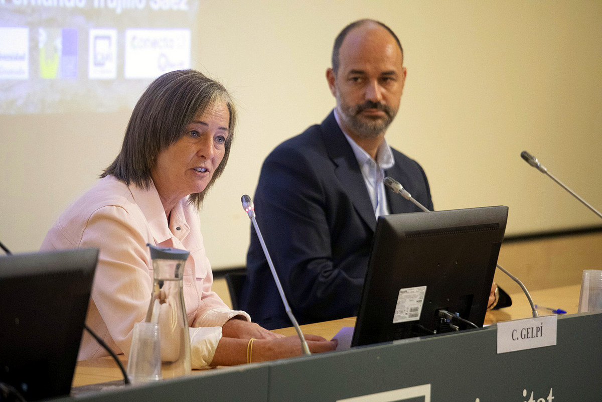 Cristina Gelpí y Sergi Torner presidieron el acto de la lección inaugural de la Facultad de Traducción y Ciencias del Lenguaje de la UPF. Imatge inicial - Cristina Gelpí y Sergi Torner presidieron el acto de la lección inaugural de la Facultad de Traducción y Ciencias del Lenguaje de la UPF.
