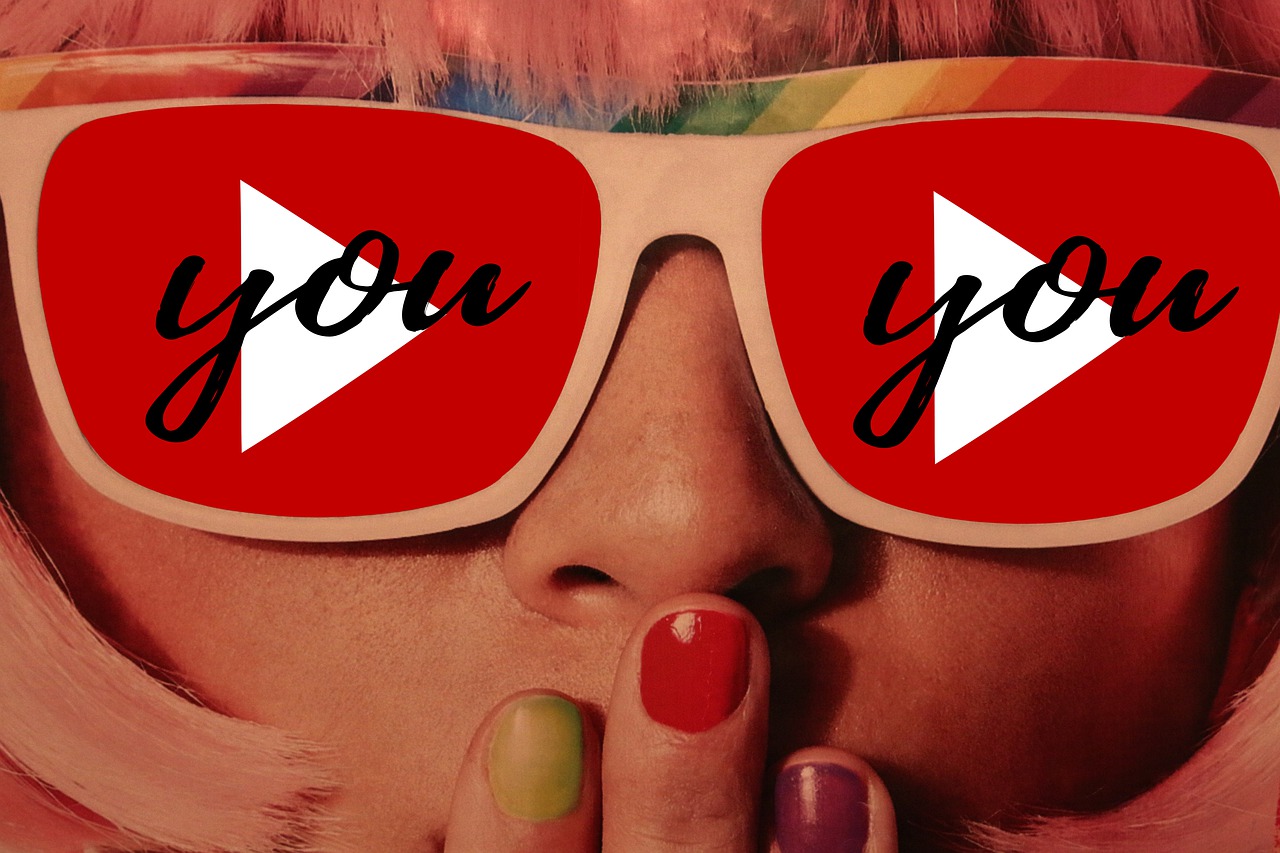 An article published in the journal Information, Communication & Society by Fernanda Pires and Carlos A. Scolari, members of the MEDIUM research group, with Maria-José Masanet, a researcher at the University of Barcelona, examines teenagers’ use of YouTube and the metaphors that arise when putting these uses into discourse. Imatge inicial - An article published in the journal Information, Communication & Society by Fernanda Pires and Carlos A. Scolari, members of the MEDIUM research group, with Maria-José Masanet, a researcher at the University of Barcelona, examines teenagers’ use of YouTube and the metaphors that arise when putting these uses into discourse.