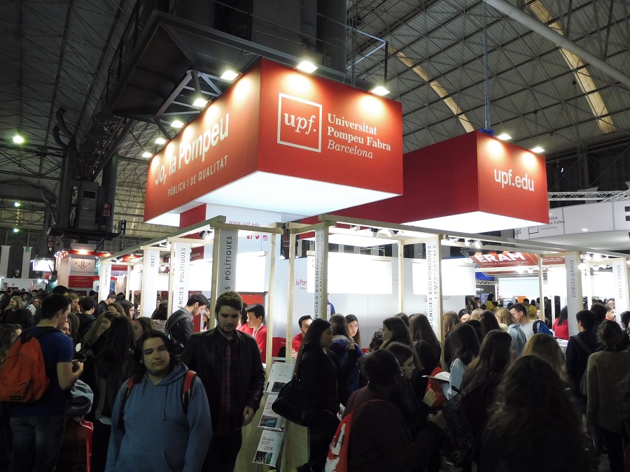 Estand de la UPF en una edición pasada del Saló de l'Ensenyament Imatge inicial - Estand de la UPF en una edición pasada del Saló de l'Ensenyament