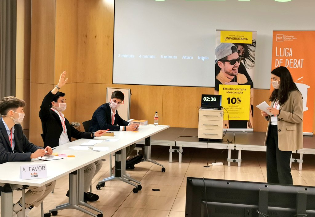 L'equipo 'Descartats' i 'Freestyle' durante el debate Imatge inicial - L'equipo 'Descartats' i 'Freestyle' durante el debate