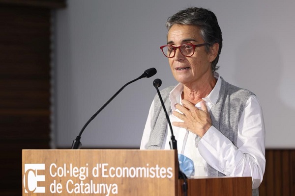 Olga Pané durant el seu parlament. FOTO: Col·legi d'Economistes