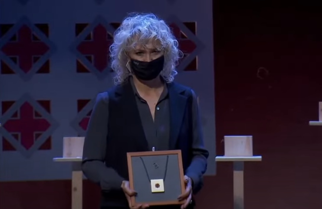 Mònica Terribas, después de recibir la Creu de Sant Jordi Imatge inicial - Mònica Terribas, después de recibir la Creu de Sant Jordi