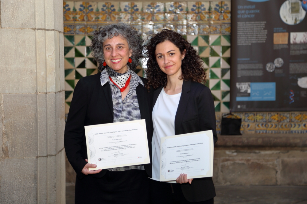 Paola Lagos Labbé i Gemma Palà Navarro, guanyadores de les mencions especials. FOTO: CAC