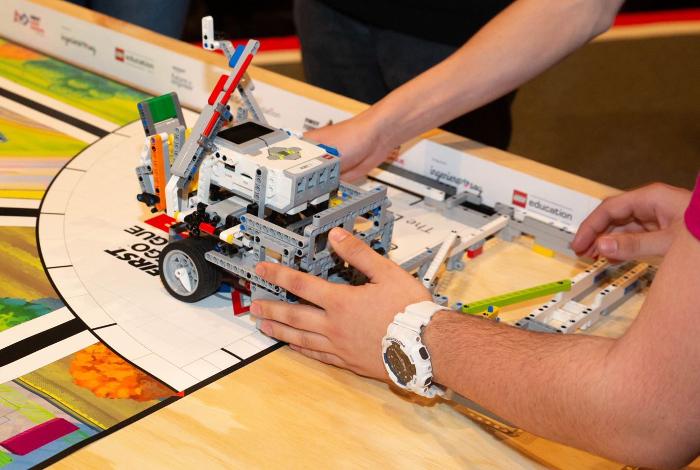 Imagen de la página web de First Lego League. Imatge inicial - Imagen de la página web de First Lego League.