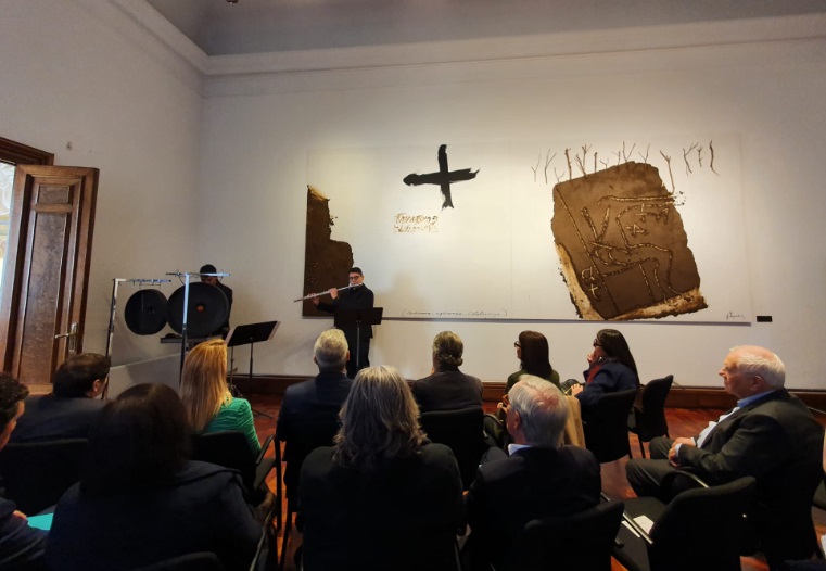 Imatge d'una de les audicions del cicle de La Maleta de Tàpies. FOTO: Fundació Antoni Tàpies Imatge inicial - Imatge d'una de les audicions del cicle de La Maleta de Tàpies. FOTO: Fundació Antoni Tàpies