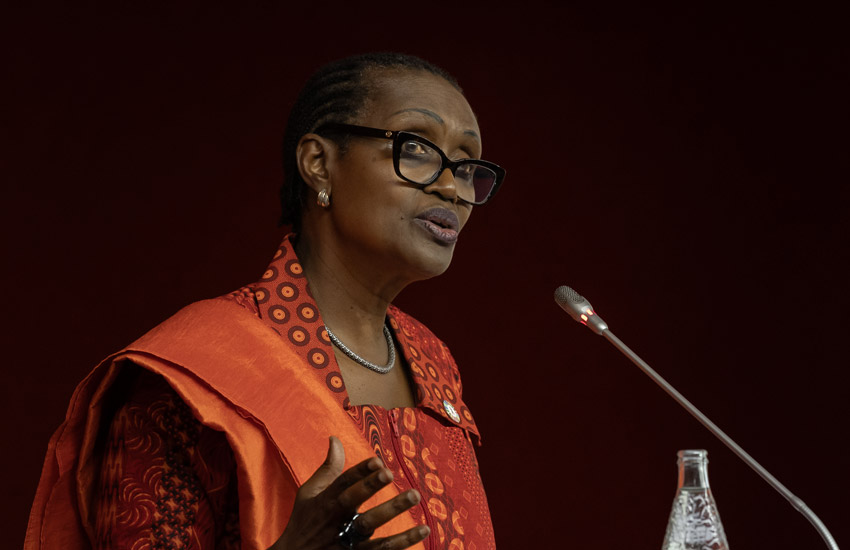 Winnie Byanyima impartiendo la lección inaugural Imatge inicial - Winnie Byanyima impartiendo la lección inaugural