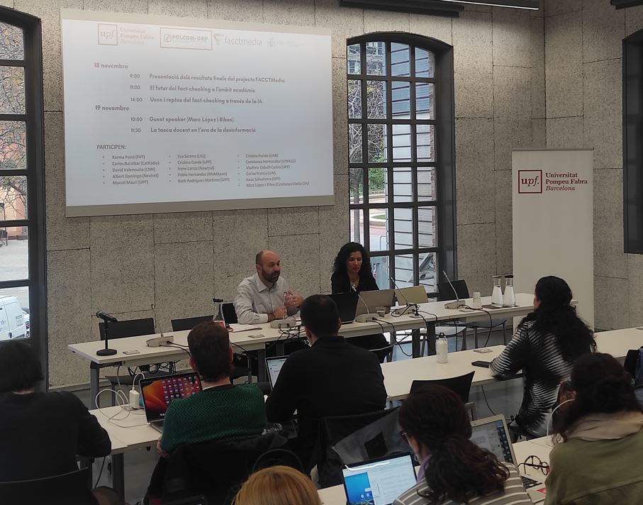 Marcel Mauri y Ruth Rodríguez, investigadores principales del proyecto FACCTMedia, coordinado por la UPF, presentando los resultados de la investigación. Imatge inicial - Marcel Mauri y Ruth Rodríguez, investigadores principales del proyecto FACCTMedia, coordinado por la UPF, presentando los resultados de la investigación.