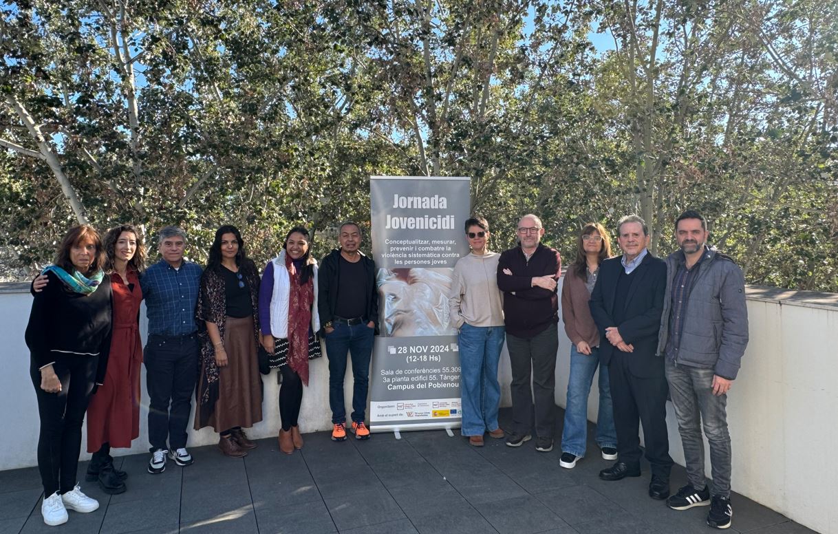 Foto de grup dels membres del Colectivo Juvenicidio y Resistencias Sociales (JUVIR) 