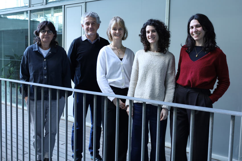 Mar Albà, Robert Castelo, Lilian Marie Boll, Júlia Perera Bel i Marta E. Camarena, en el PRBB. Foto: Hospital del Mar Imatge inicial - Mar Albà, Robert Castelo, Lilian Marie Boll, Júlia Perera Bel i Marta E. Camarena, en el PRBB. Foto: Hospital del Mar