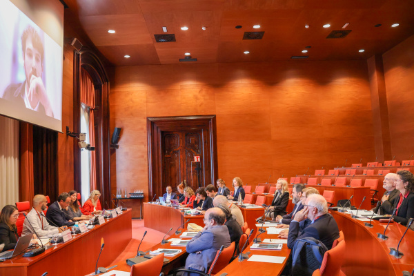 Presentació de l'informe elaborat pels investigadors de la UPF per encàrrec del CAPCIT (Font de la imatge: Parlament de Catalunya). Imatge inicial - Presentació de l'informe elaborat pels investigadors de la UPF per encàrrec del CAPCIT (Font de la imatge: Parlament de Catalunya).