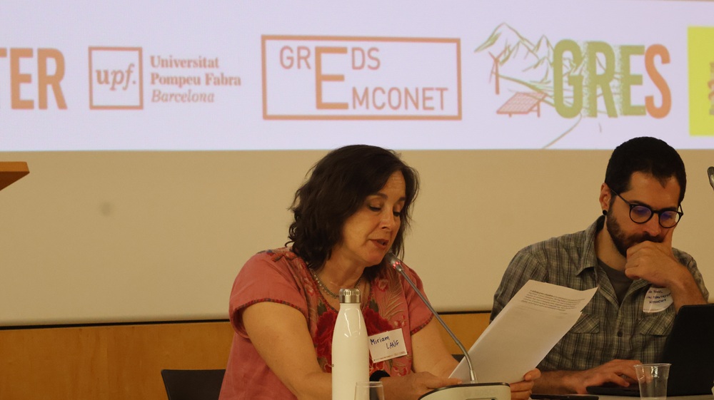 Miriam Lang giving the opening speech of the Green Colonialism and Green Sacrifice congress Imatge inicial - Miriam Lang giving the opening speech of the Green Colonialism and Green Sacrifice congress