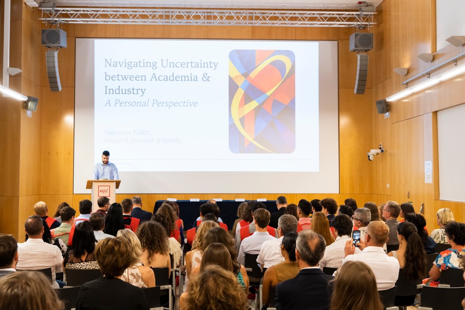 Ponència de Francesco Fabbri, investigador a Spotify i alumni de la UPF