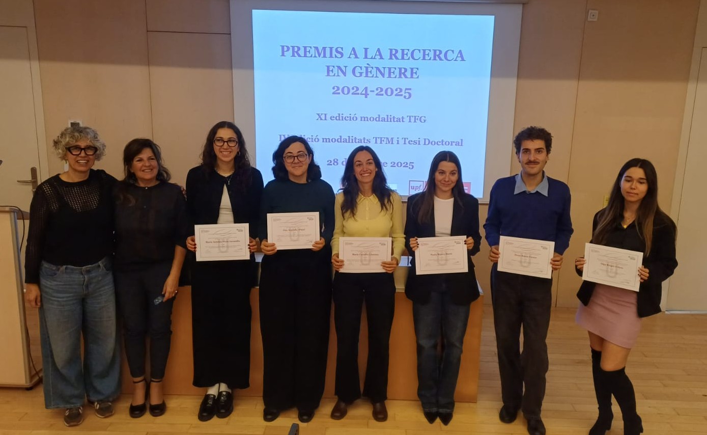 Foto de grup de les persones guardonades. Imatge inicial - Foto de grup de les persones guardonades.