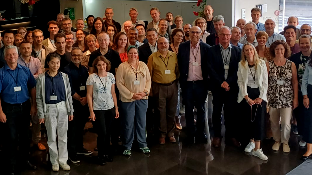 Socios del proyecto en una de los reuniones del consorcio. Crédito: Synapse. Imatge inicial - Socios del proyecto en una de los reuniones del consorcio. Crédito: Synapse.