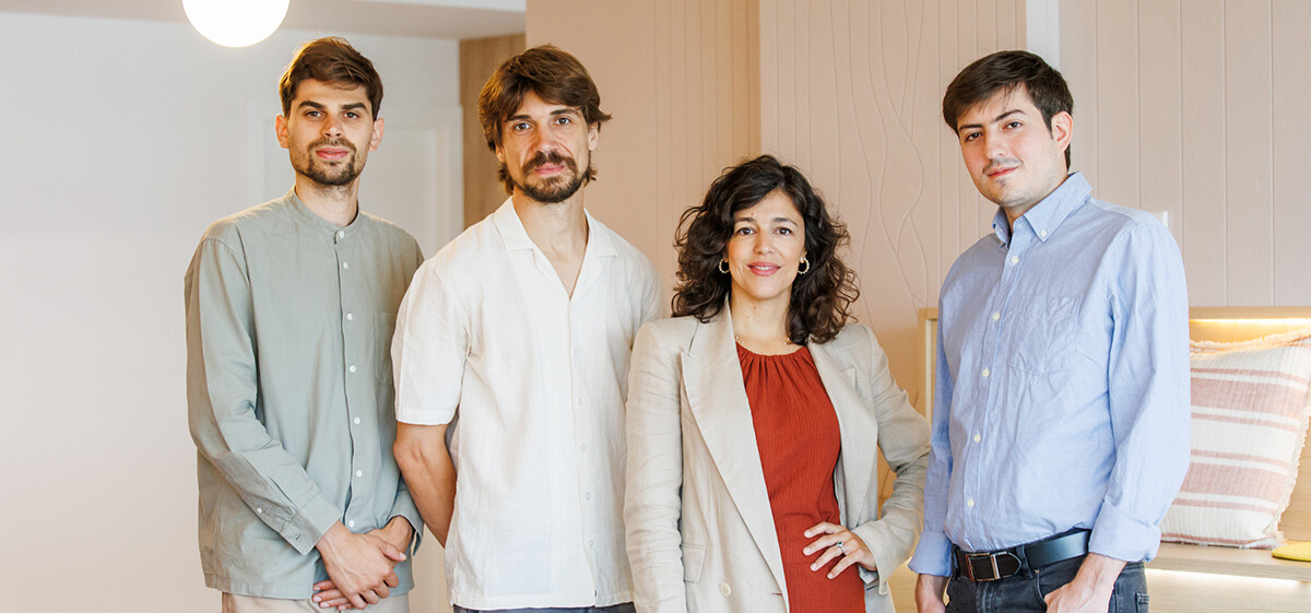 Dimitrije Ivančić (co-first author of the paper), Marc Güell (ICREA researcher and CSO of Integra Therapeutics), Avencia Sanchez-Mejías (CEO of Integra Therapeutics) and Alejandro Agudelo (co-first author of the paper) Imatge inicial - Dimitrije Ivančić (co-first author of the paper), Marc Güell (ICREA researcher and CSO of Integra Therapeutics), Avencia Sanchez-Mejías (CEO of Integra Therapeutics) and Alejandro Agudelo (co-first author of the paper)