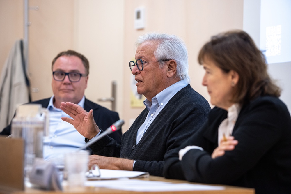 Imatge inicial - D'esquerra a dreta: Greg Clark, Joan Clos i Mireia Belil