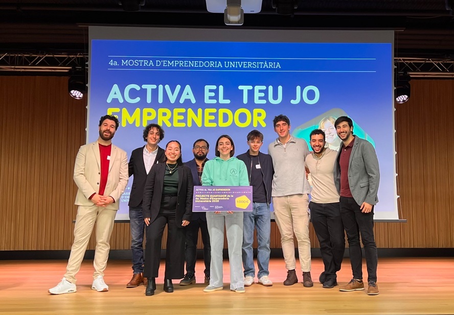 Emprenedors representants de les diferents universitats catalanes que van participar al Pitch Combat. Imatge inicial - Emprenedors representants de les diferents universitats catalanes que van participar al Pitch Combat.