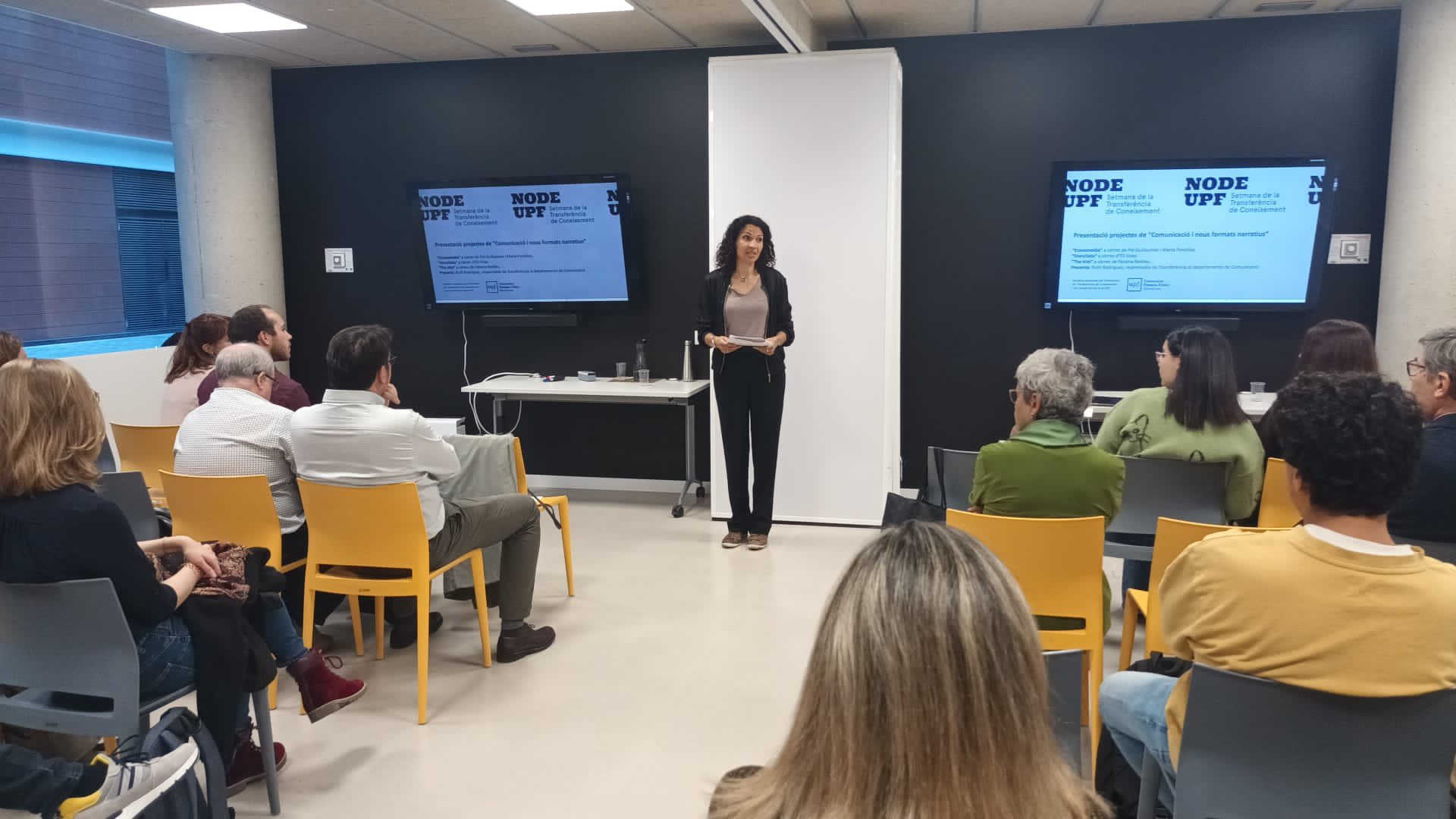 Sessió "Comunicació i nous formats narratius" a la Sala Residents, presentada per Ruth Rodríguez Imatge inicial - Sessió "Comunicació i nous formats narratius" a la Sala Residents, presentada per Ruth Rodríguez