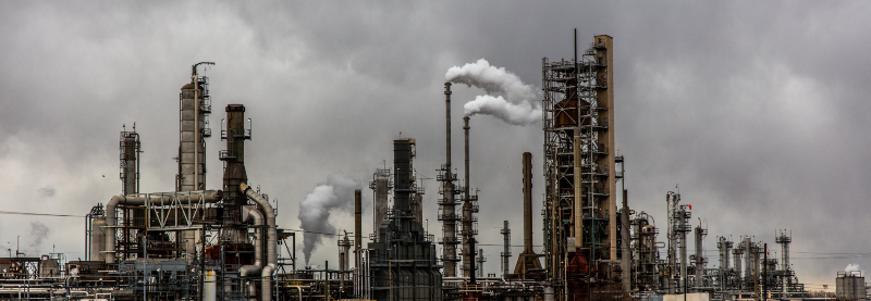 Una fàbrica emetent gasos contaminants. Fotografia de Patrick Hendry a Unsplash sota Llicència Unsplash. Imatge inicial - Una fàbrica emetent gasos contaminants. Fotografia de Patrick Hendry a Unsplash sota Llicència Unsplash.
