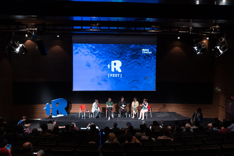 Imatge de la secció FEST del +RAIN Film Festival 2023, en què es van projectar els films finalistes i guanyadors amb col·loquis amb els seus creadors i creadores. Imatge inicial - Imatge de la secció FEST del +RAIN Film Festival 2023, en què es van projectar els films finalistes i guanyadors amb col·loquis amb els seus creadors i creadores.