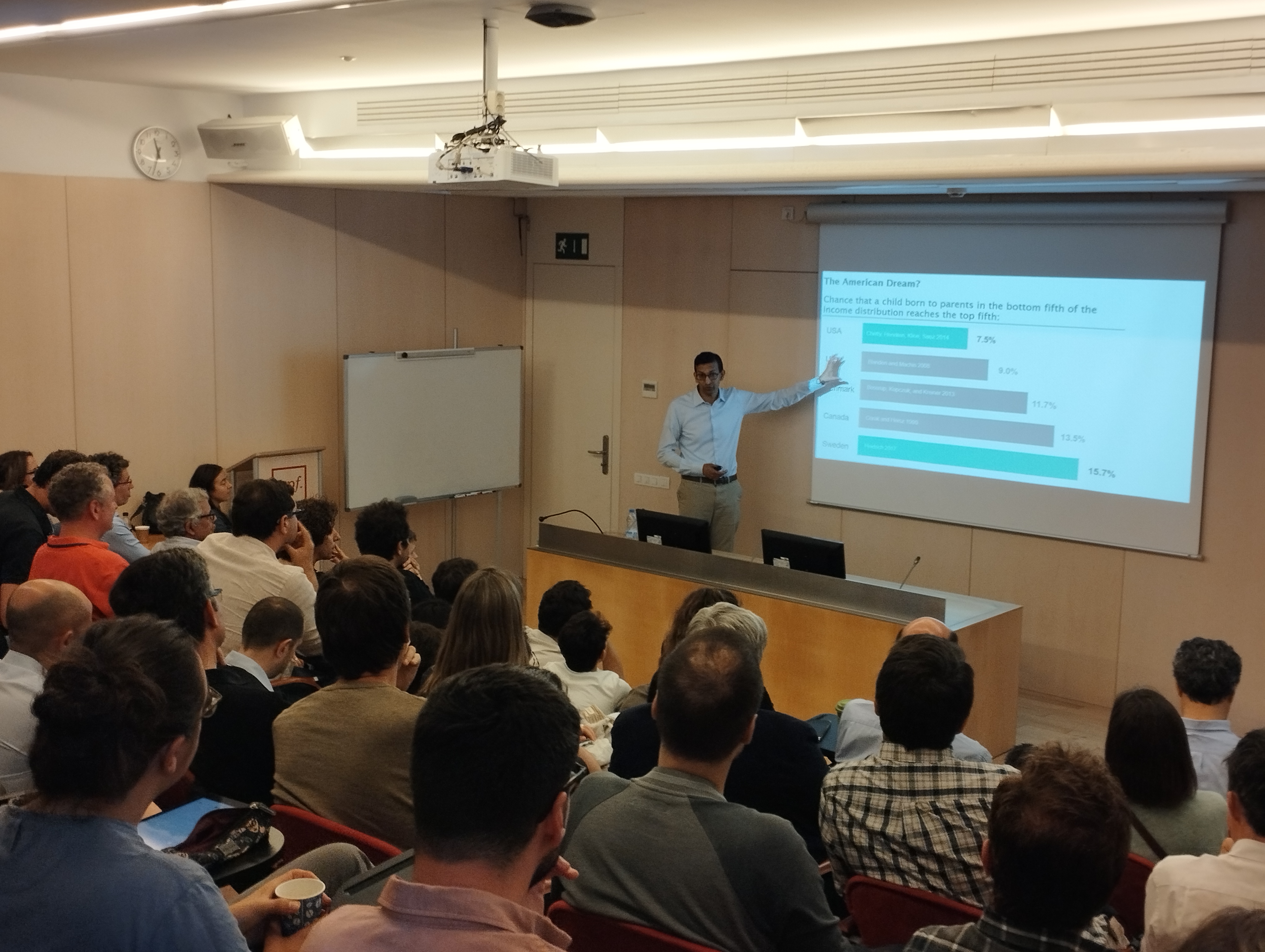 Students and faculty attend a seminar by Raj Chetty