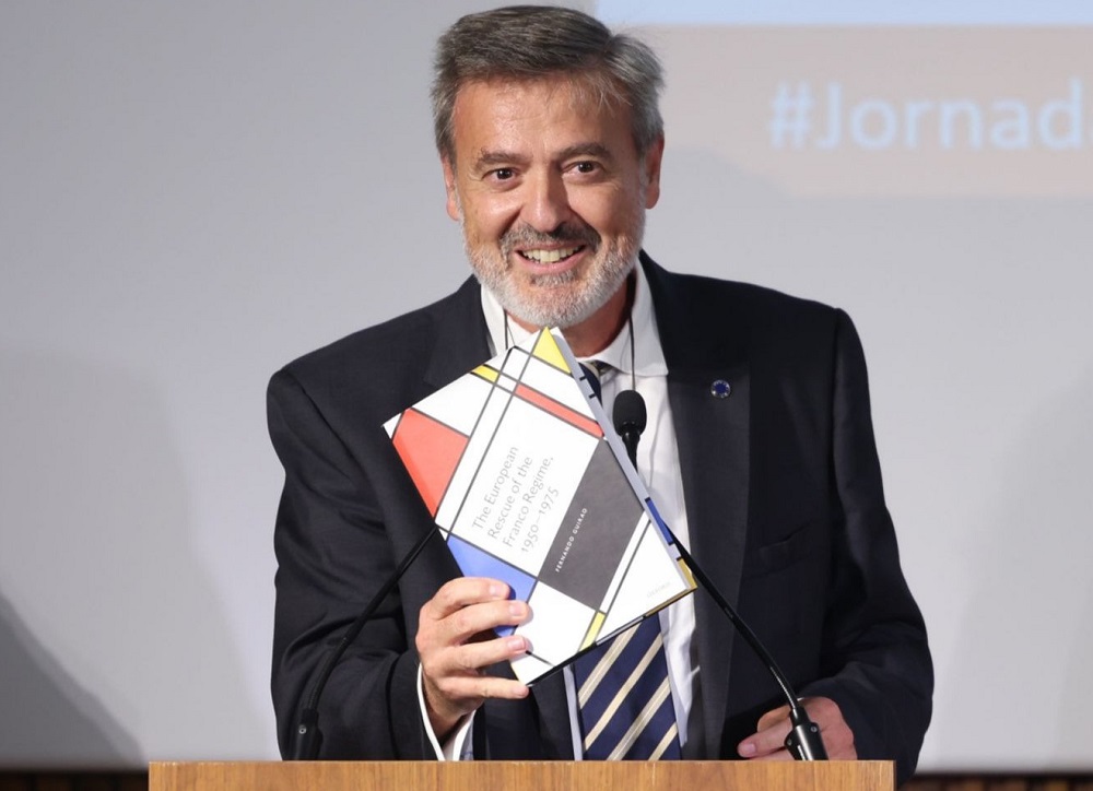 Fernando Guirao receives the Joan Sardà Dexeus 2021 award for the best book on Economics and Business