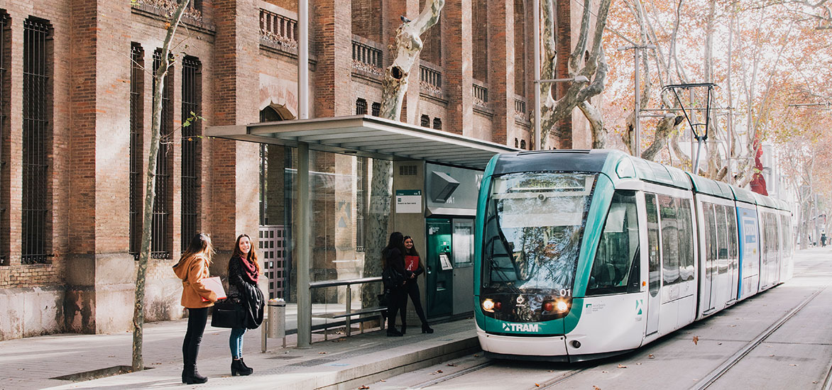 Tram de Barcelona al carrer Wellington