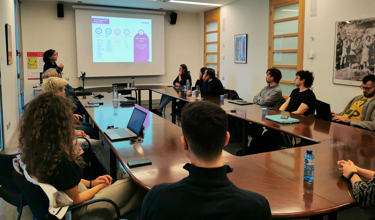 Trobada entre estudiants de l’EMAI i partners associats al màster 
