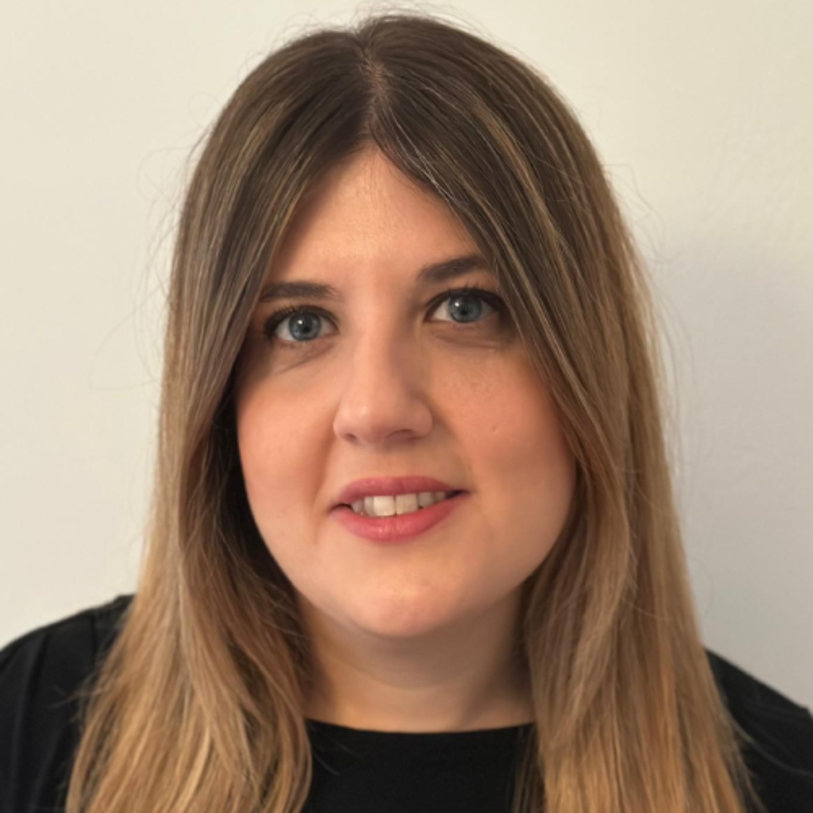LAURA PÉREZ-ALTABLE 