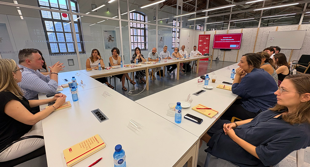Moment compartit durant la trobada amb alumni de Periodisme Imatge inicial - Moment compartit durant la trobada amb alumni de Periodisme