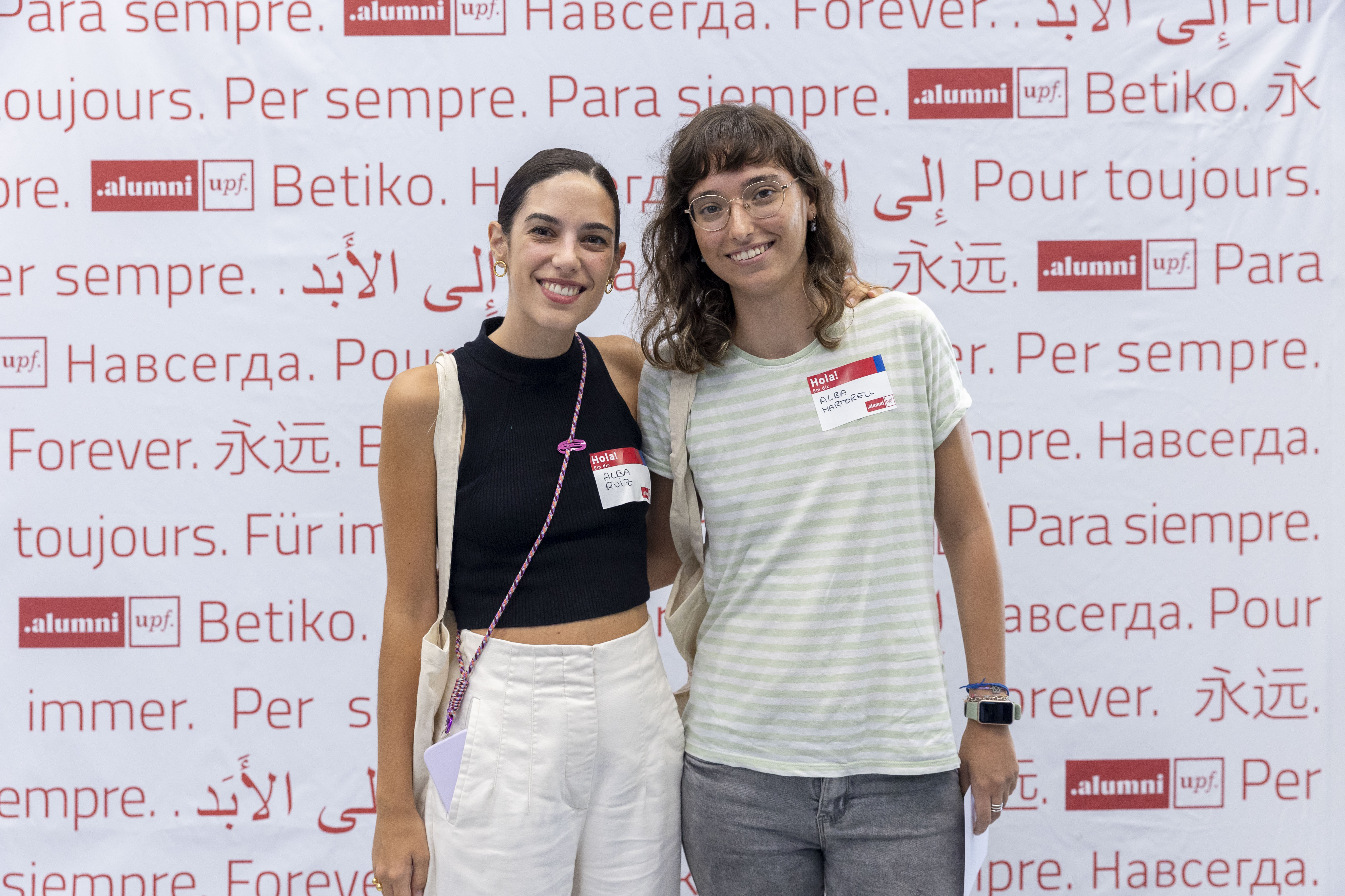 La mentora Alba Ruiz Bautista (esquerra) i la mentorada Alba Martorell de la Peña (dreta) durant l'acte de kick-off Imatge inicial - La mentora Alba Ruiz Bautista (esquerra) i la mentorada Alba Martorell de la Peña (dreta) durant l'acte de kick-off