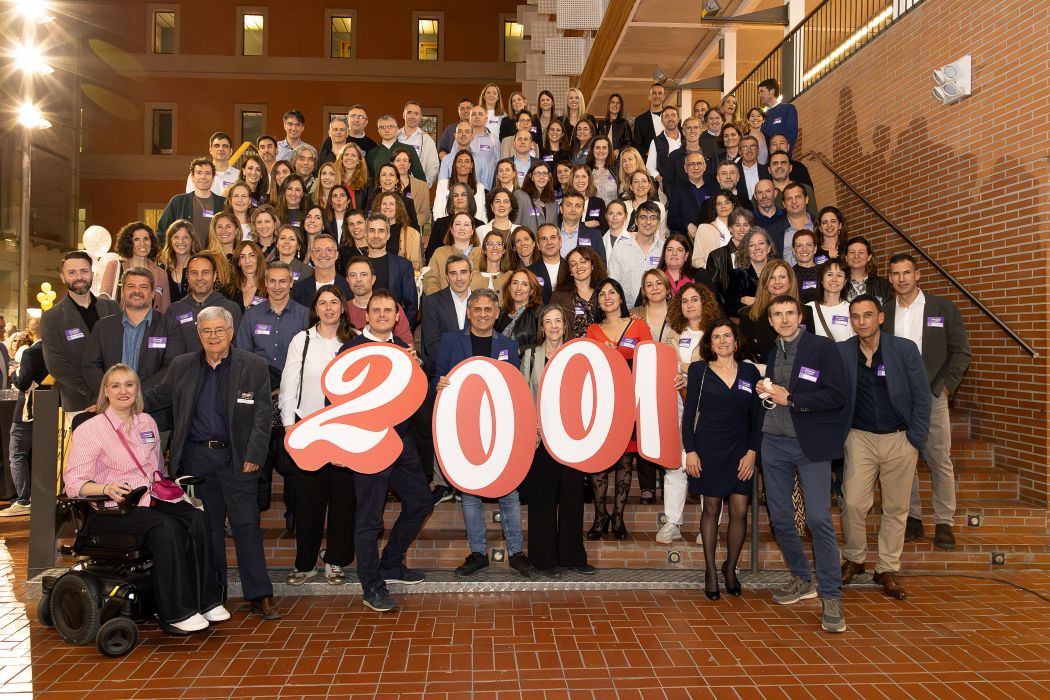 Alumni de la llicenciatura en Economia i ADE durant la trobada Imatge inicial - Alumni de la llicenciatura en Economia i ADE durant la trobada