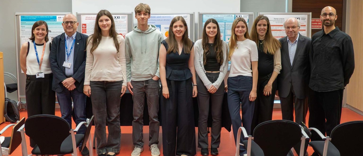 Fotografía de los ganadores, acompañados de Jordi Camí (director del PRBB), Joan Ramon Masclans (decano de la Facultad de Medicina y Ciencias de la Vida de la UPF) y los tres miembros del jurado Imatge inicial - Fotografía de los ganadores, acompañados de Jordi Camí (director del PRBB), Joan Ramon Masclans (decano de la Facultad de Medicina y Ciencias de la Vida de la UPF) y los tres miembros del jurado