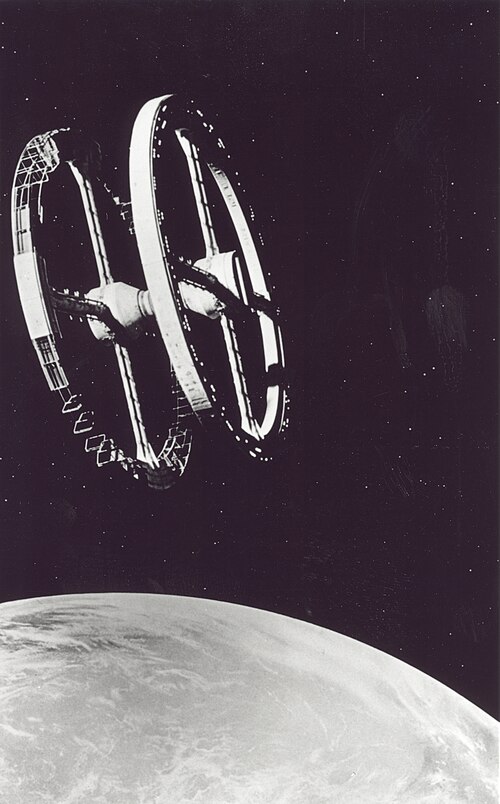 https://commons.wikimedia.org/wiki/File:2001-A_Space_Odyssey_Space_Station_%289457837561%29.jpg#Licensing