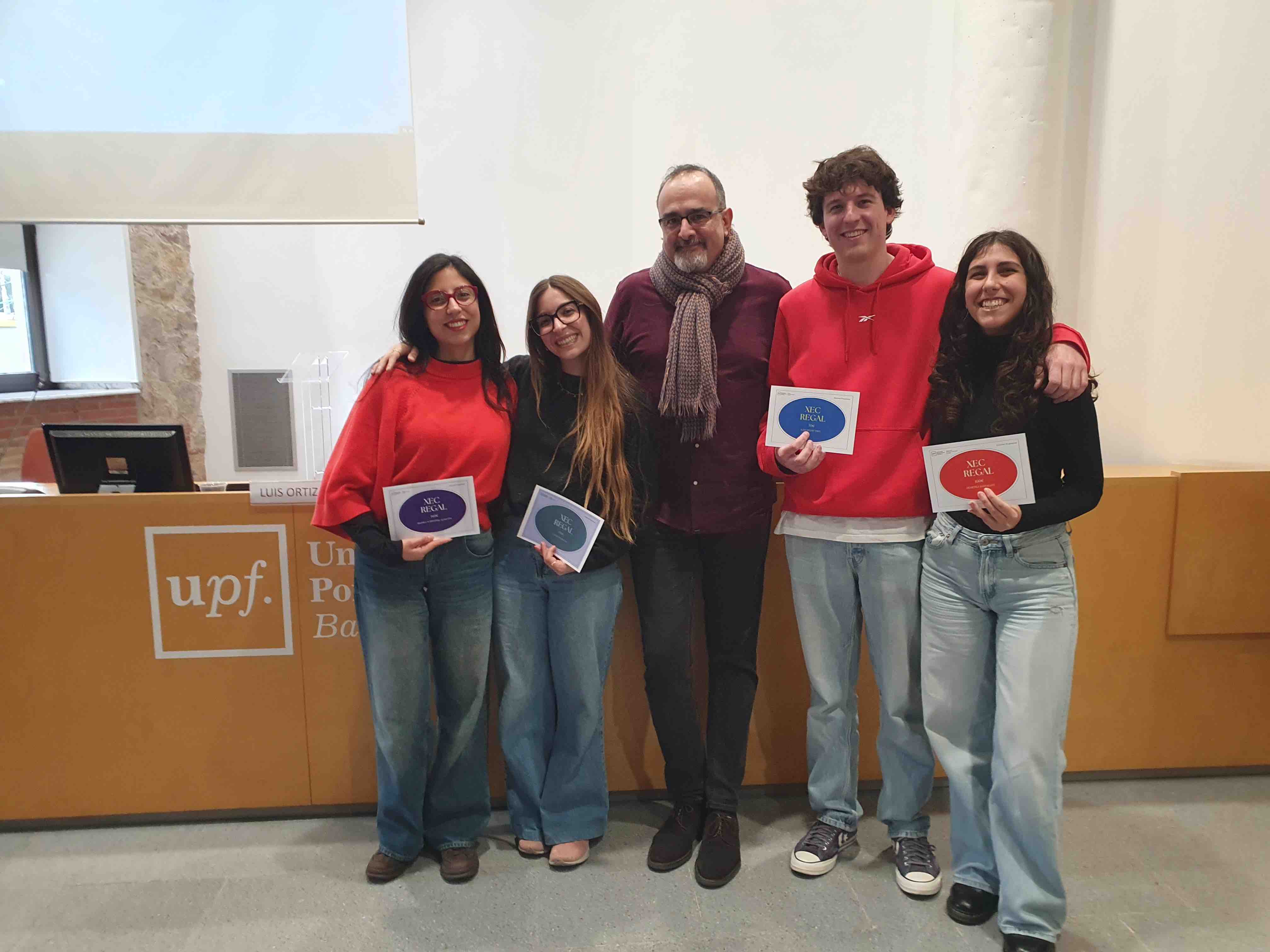 Left to Right: Aranka Scherping Alarcón (2nd prize), Laura Sparascio (1st prize), Luis Ortiz, Àlex Velert Eres (4th prize), and Demetra Santagati (3rd prize).
