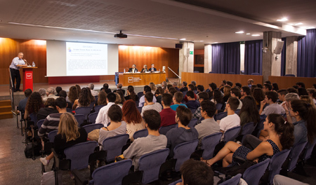 El acto tuvo lugar en el auditorio del campus de la Ciutadella