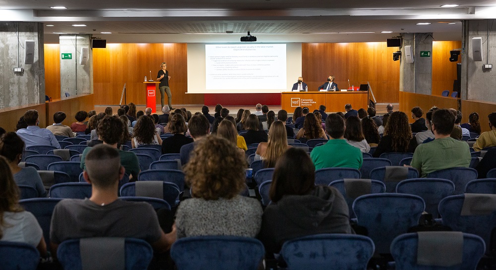 the event took place in the auditorium of the Ciutadella campus