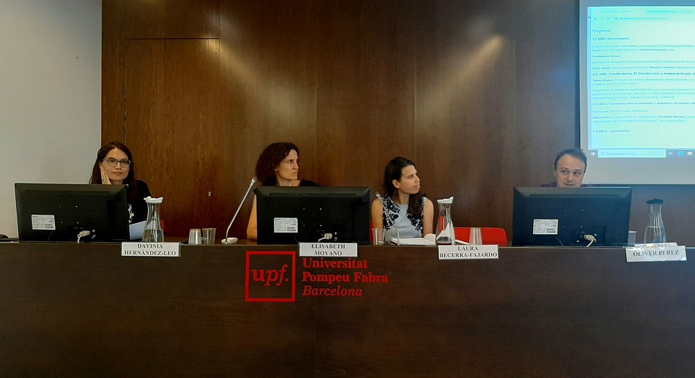 De izquierda a derecha: Davinia Hernández-Leo, Elisabeth Moyano, Laura Becerra-Fajardo, y Óliver Pérez